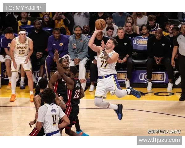 东契奇狂砍73分刷新现役得分纪录独行侠击败太阳终结对手11连胜